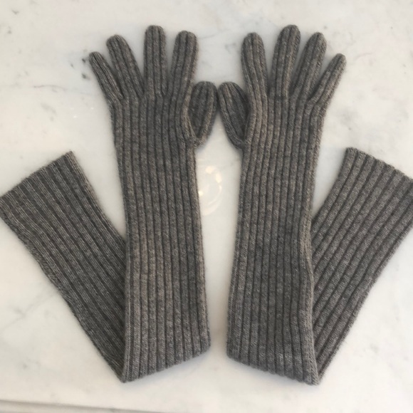 Barneys New York Accessories - Barneys New York Cashmere Gloves